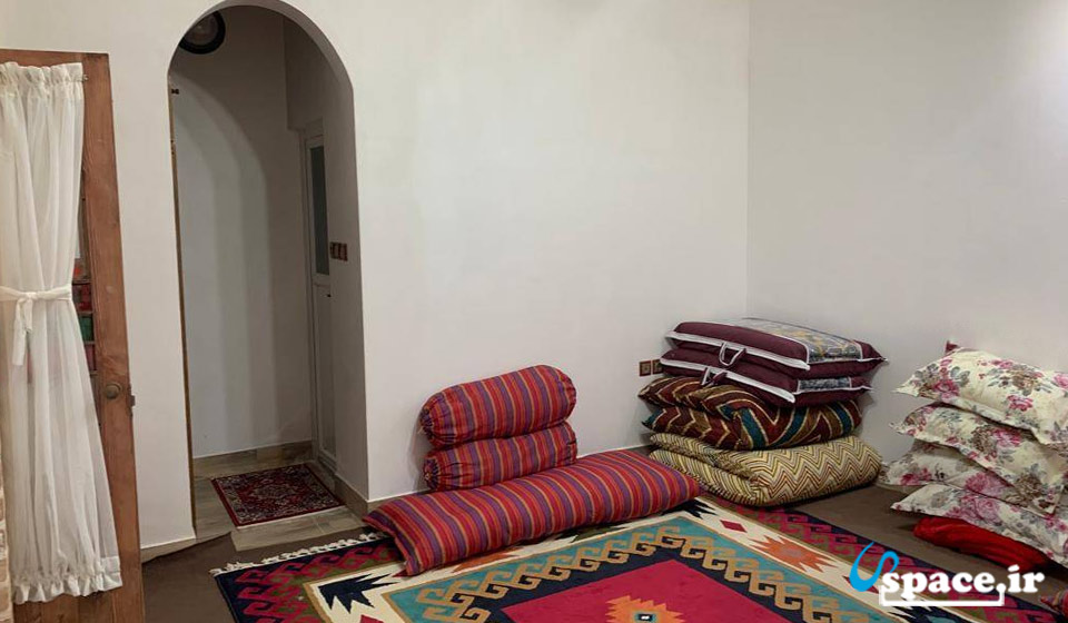 نمای داخلی اتاق مارال - اقامتگاه بوم گردی عمارت کاج - شهرستان ورامین - روستای خاوه