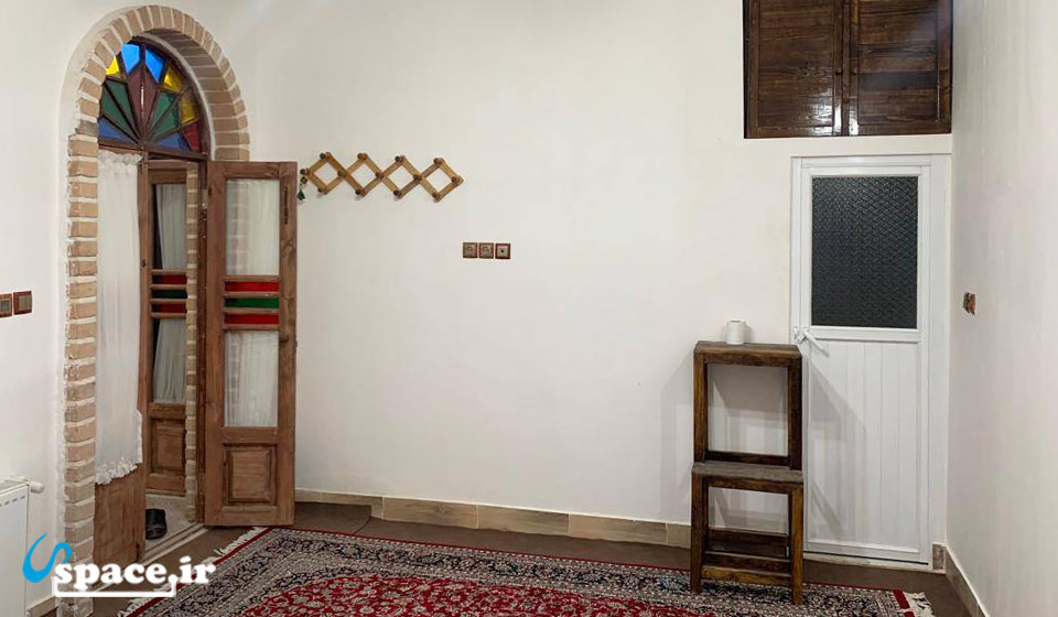 نمای داخلی اتاق یلدا - اقامتگاه بوم گردی عمارت کاج - شهرستان ورامین - روستای خاوه